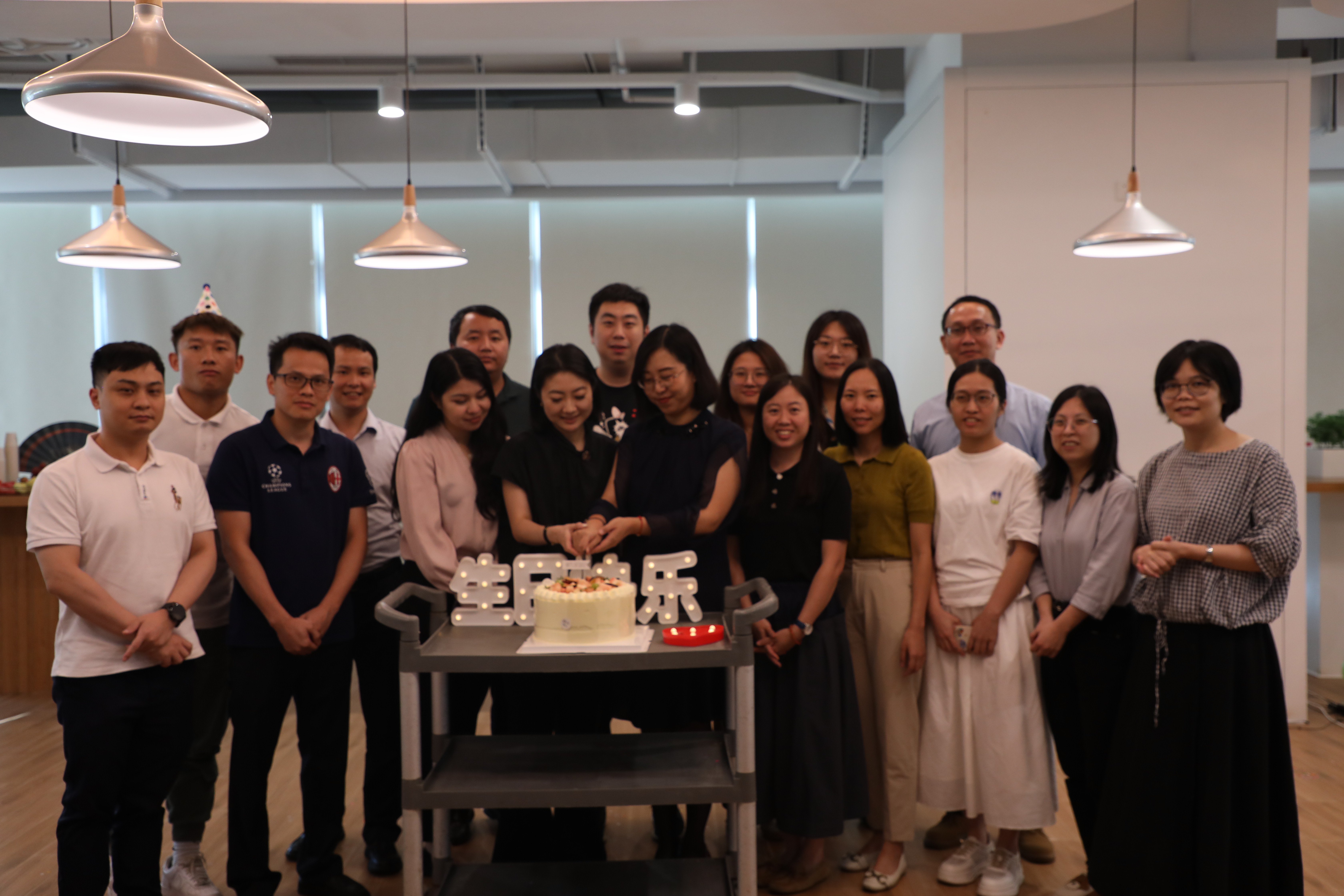 球盟会体育集团2023年度第二期集体生日会